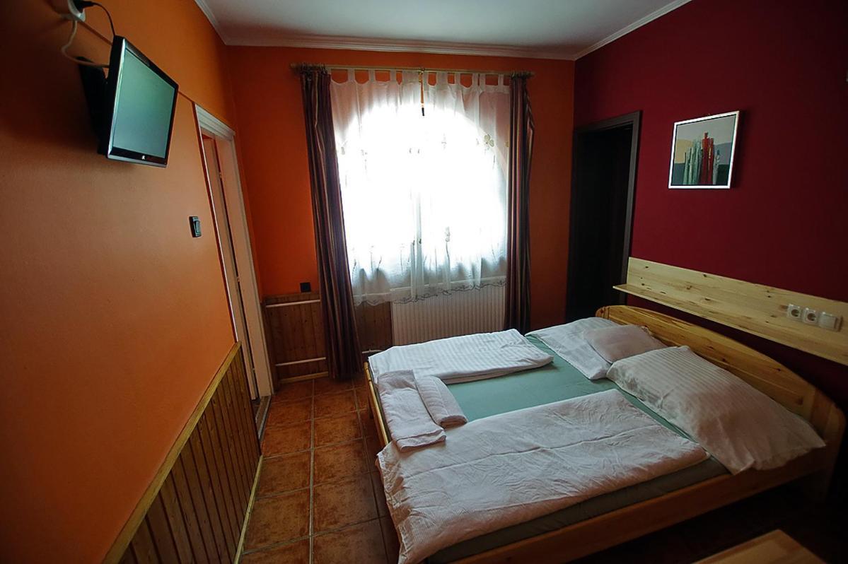 Kispipa Panzio * Szombathely